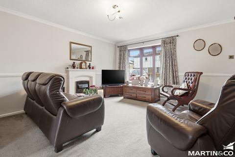 3 bedroom semi-detached house for sale, Pickwick Avenue, Chelmsford