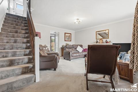 3 bedroom semi-detached house for sale, Pickwick Avenue, Chelmsford