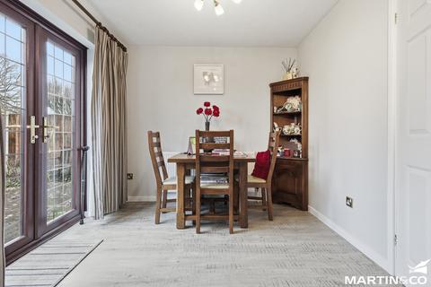 3 bedroom semi-detached house for sale, Pickwick Avenue, Chelmsford