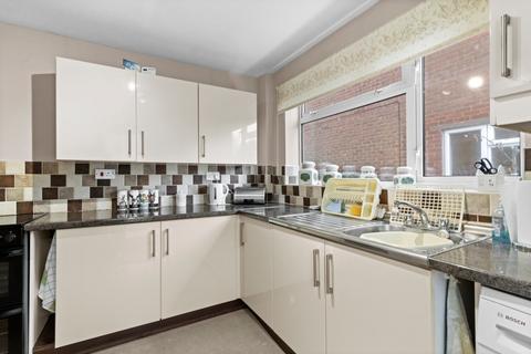 3 bedroom semi-detached house for sale, Downsview Crescent, Uckfield, East Sussex, TN22
