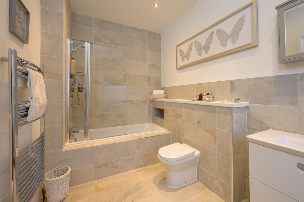 En Suite Bathroom