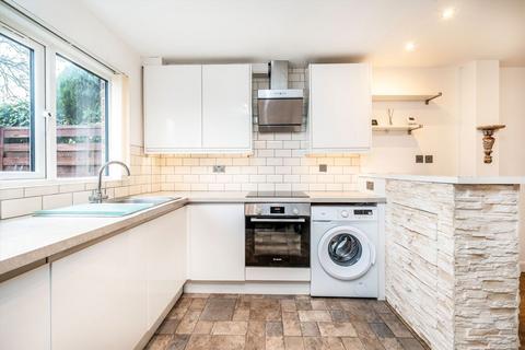 undefined, Harvesters Close, Isleworth TW7