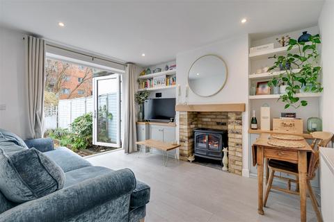 undefined, Runnymede, Colliers Wood SW19