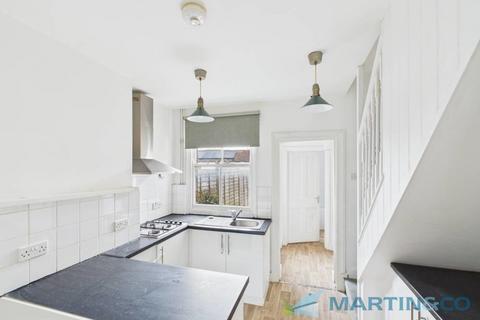 2 bedroom terraced house to rent, Nursery Road, Tunbridge Wells TN4
