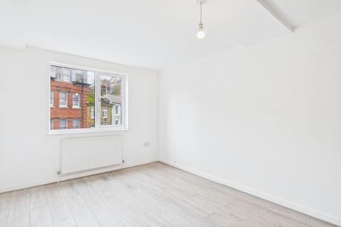 2 bedroom flat to rent, Manor Court, 78 Tontine Street