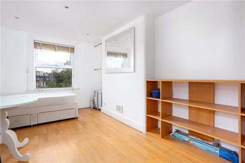 Studio to rent, Hadyn Park Road, London W12