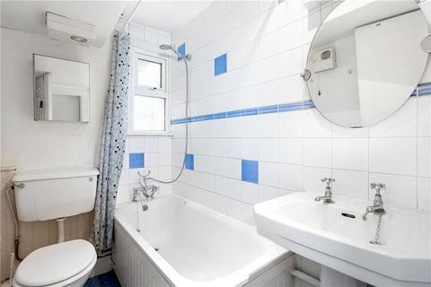 Studio to rent, Hadyn Park Road, London W12