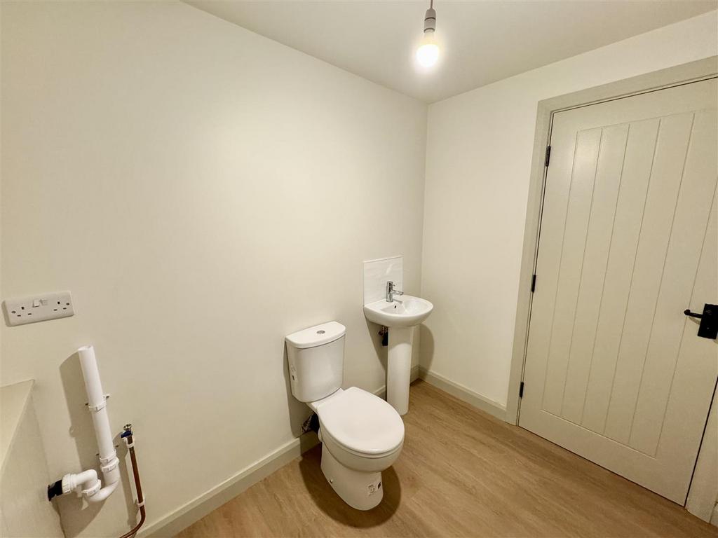 Downstairs wc / utility