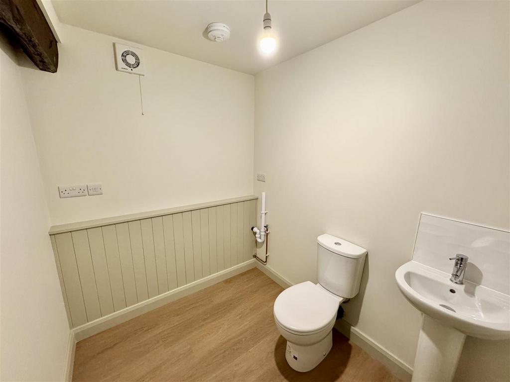 Downstairs wc / utility
