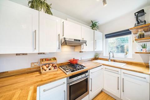 1 bedroom flat for sale, Sternhold Avenue, London SW2