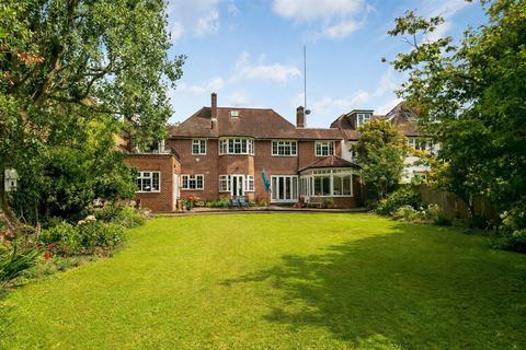 undefined, Roedean Crescent, London SW15