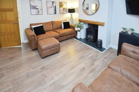 2 bedroom semi-detached house for sale, Lynden Avenue, Bradford BD18