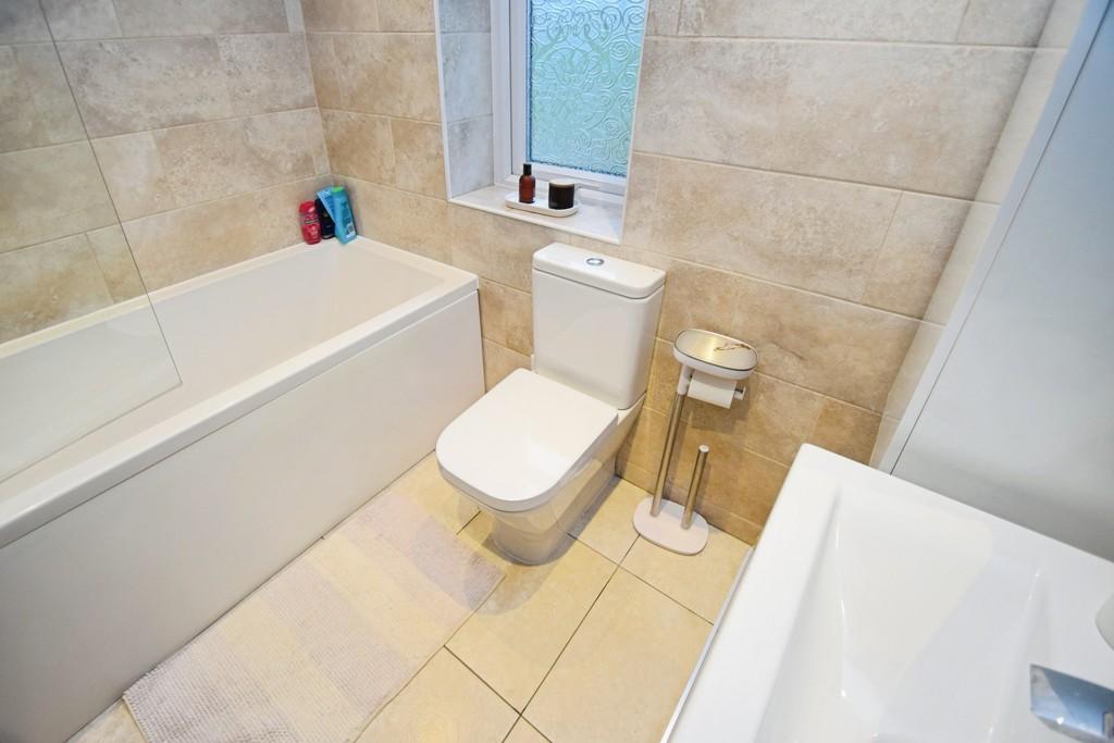 1ec85fad-Bathroom