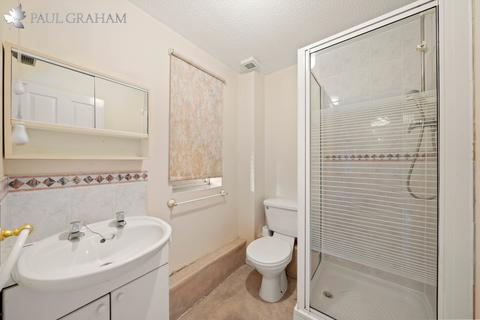 2 bedroom ground floor flat for sale, Springfield Road, Wallington