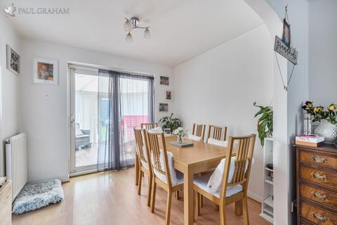 undefined, Groveside Close, Carshalton