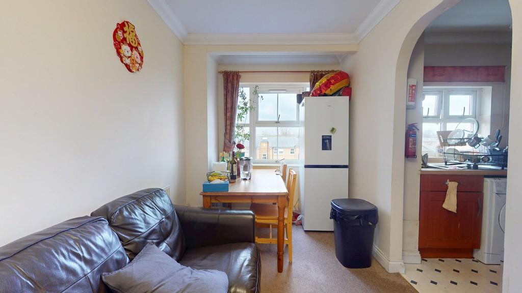 Living room - Angle 1