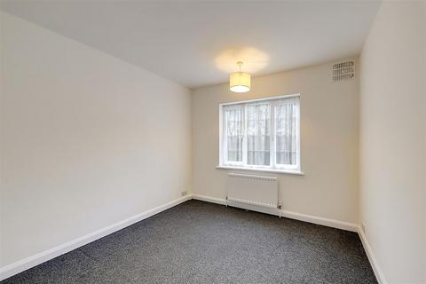 undefined, High Street, Tarring, BN14