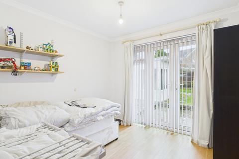 undefined, Amberley Close, Horsham