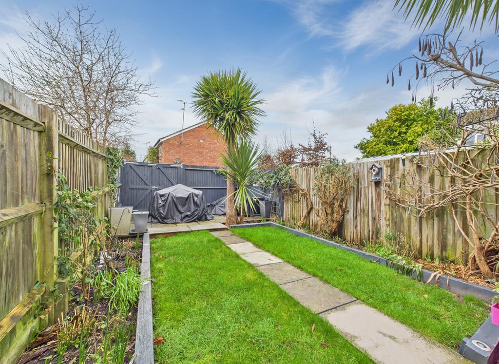 Rear garden1 to use