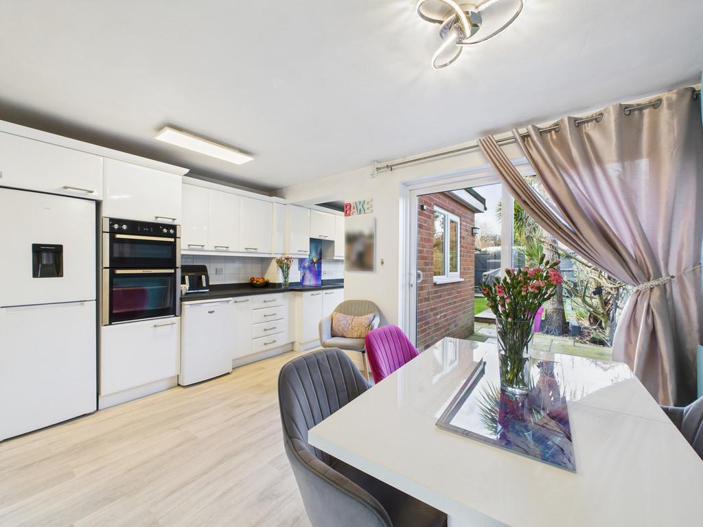 Dining Area to kitchen