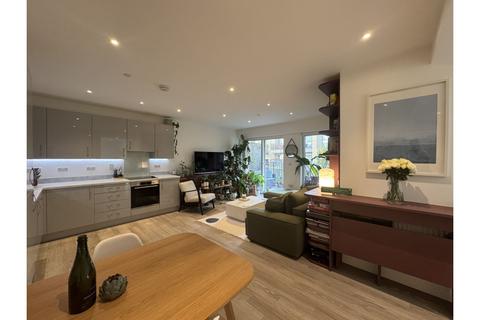 1 bedroom apartment for sale, Cleevedale Place, London, SW4