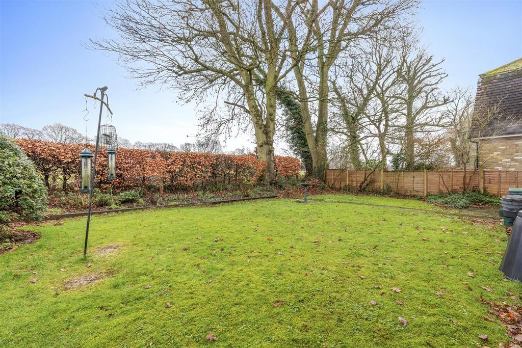 7 Lowlands Crescent, HP15 6 EG-12.jpg
