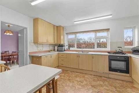 undefined, Lowlands Crescent, Great Kingshill HP15