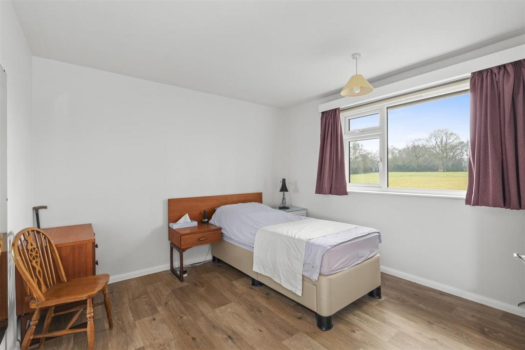 7 Lowlands Crescent, HP15 6 EG-1.jpg