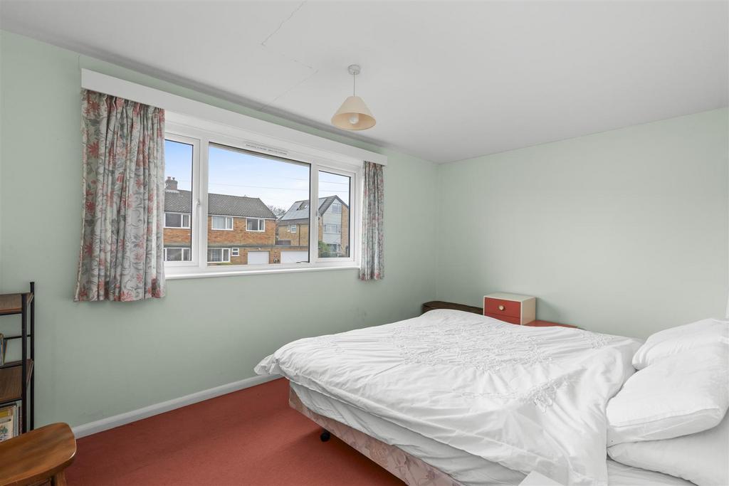 7 Lowlands Crescent, HP15 6 EG-2.jpg