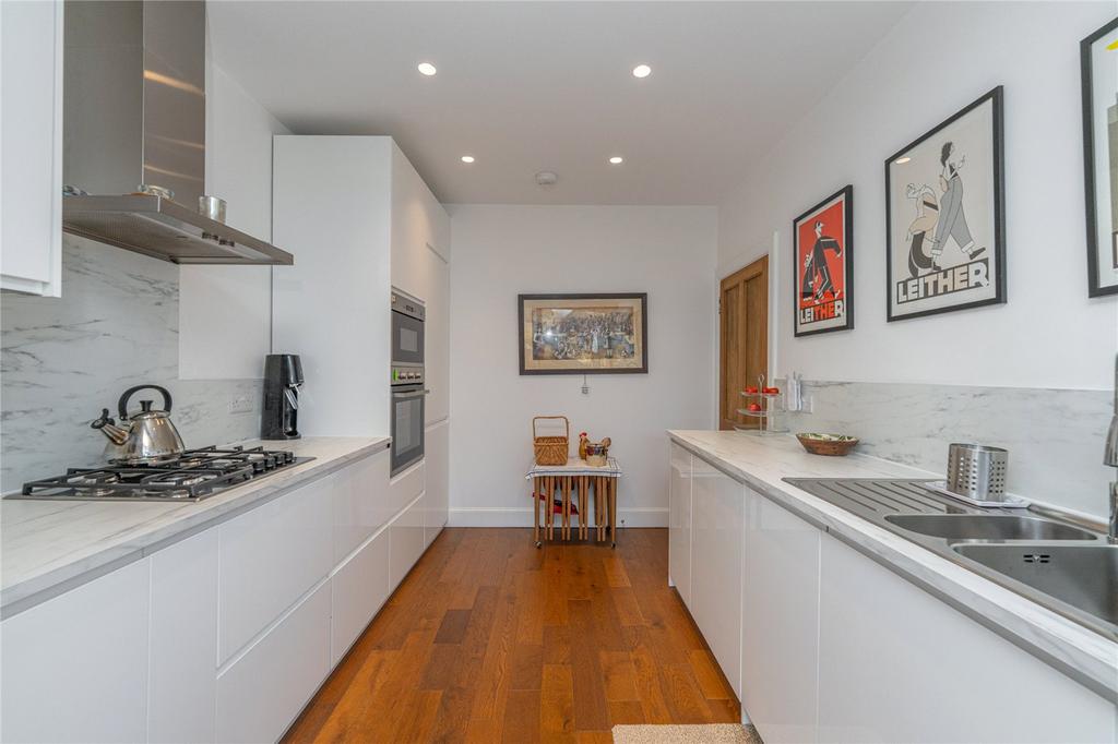 Kitchen Alt