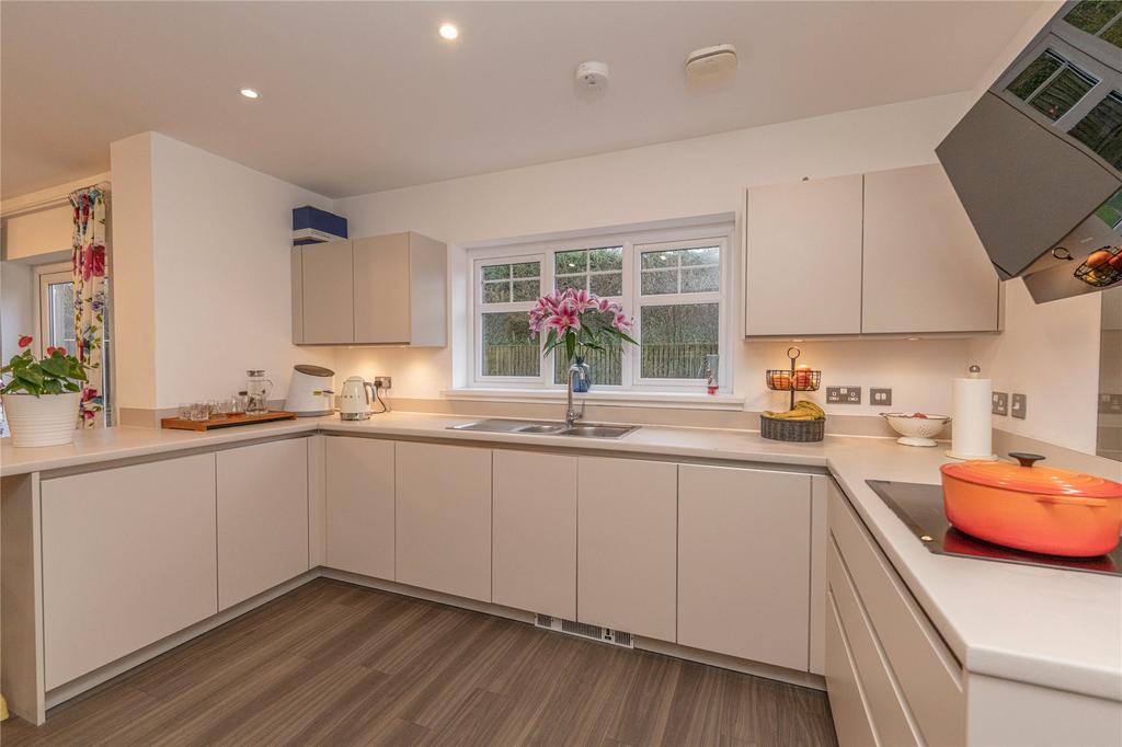 Kitchen Alt