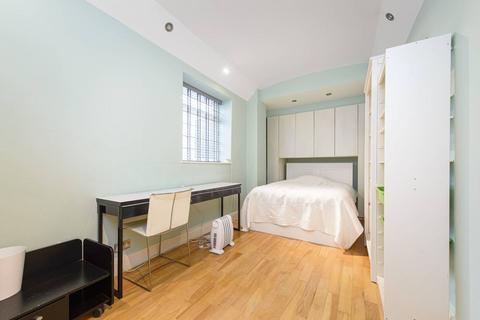 3 bedroom flat to rent, Belsize Park Gardens, Belsize Park, London, NW3