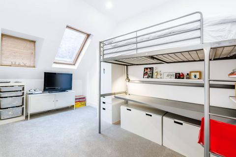 3 bedroom flat to rent, Frognal Lane, Hampstead, London, NW3