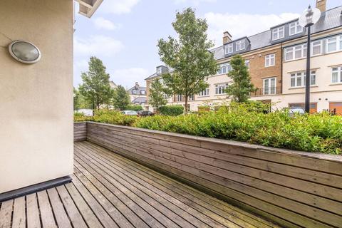 2 bedroom flat to rent, Woodman Mews, Richmond, TW9
