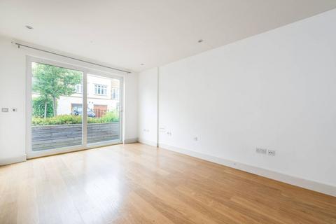 2 bedroom flat to rent, Woodman Mews, Richmond, TW9