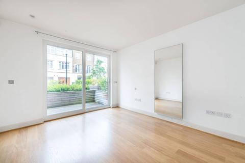 2 bedroom flat to rent, Woodman Mews, Richmond, TW9