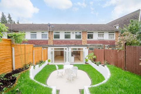 4 bedroom house to rent, Savona Close, Wimbledon, London, SW19