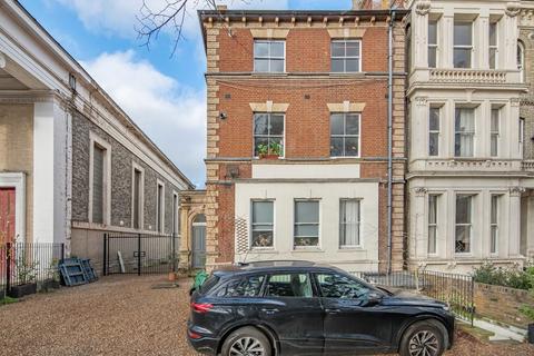 3 bedroom flat for sale, Clapham Road, London SW9