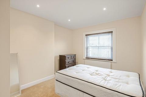 3 bedroom flat for sale, Clapham Road, London SW9