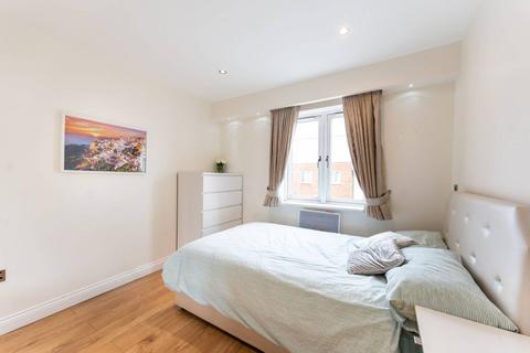 2 bedroom flat to rent, King George Crescent, Wembley, HA0