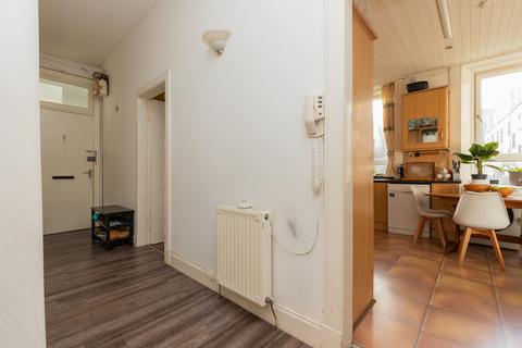 3 bedroom flat for sale, Butterbiggins Road, Glasgow G42