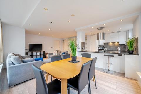 3 bedroom flat for sale, Osiers Road, Putney, London, SW18