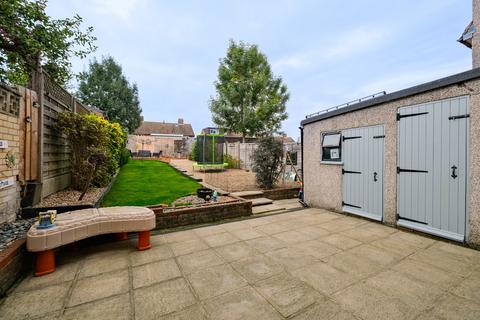 4 bedroom semi-detached house for sale, Lockesley Drive, Orpington