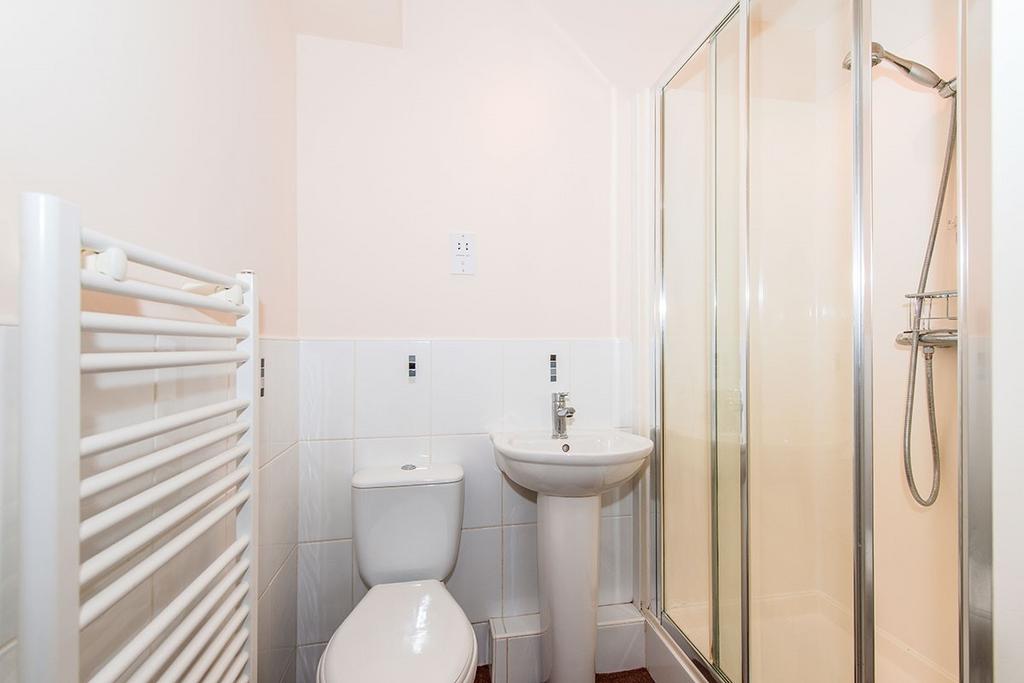En-suite Bathroom/WC