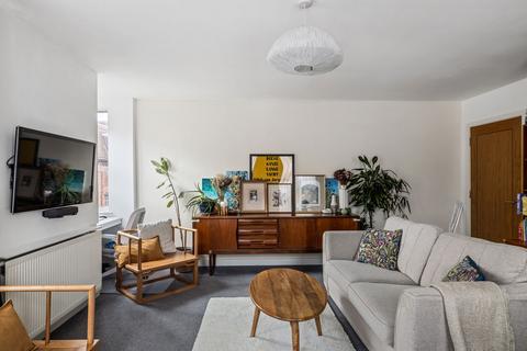 2 bedroom apartment for sale, Lyons Crescent, Tonbridge TN9