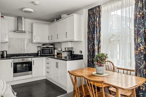 2 bedroom apartment for sale, Lyons Crescent, Tonbridge TN9