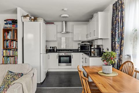 2 bedroom apartment for sale, Lyons Crescent, Tonbridge TN9