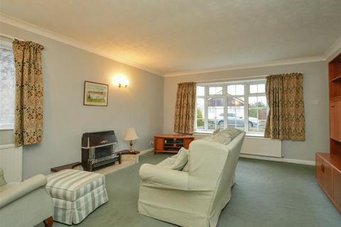 3 bedroom detached bungalow for sale, Trent Avenue, Huntington, York