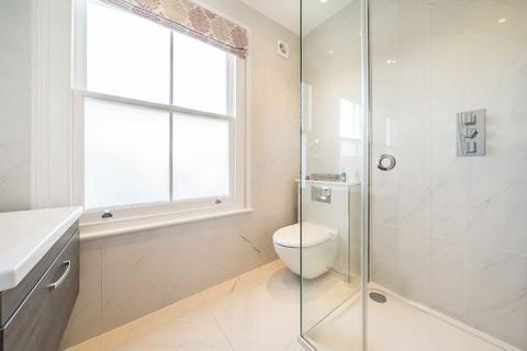 3 bedroom maisonette for sale, Brussels Road, London SW11