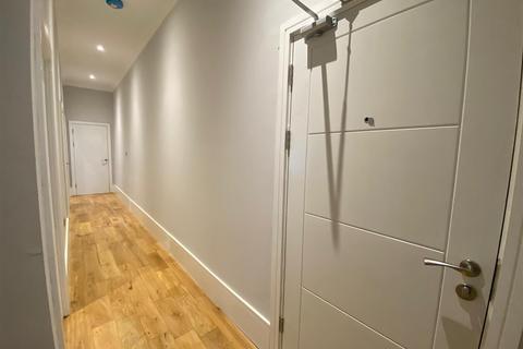 2 bedroom apartment to rent, Castlebar Road, Ealing, Ealing